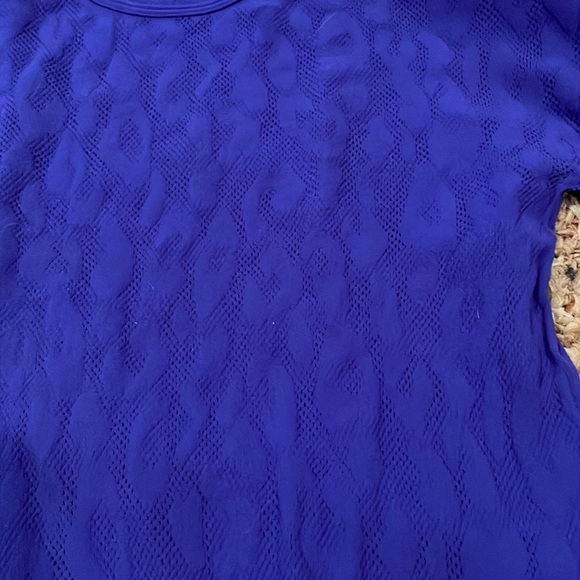 Womens Fabletics Workout Shirt - Picture 4 of 4